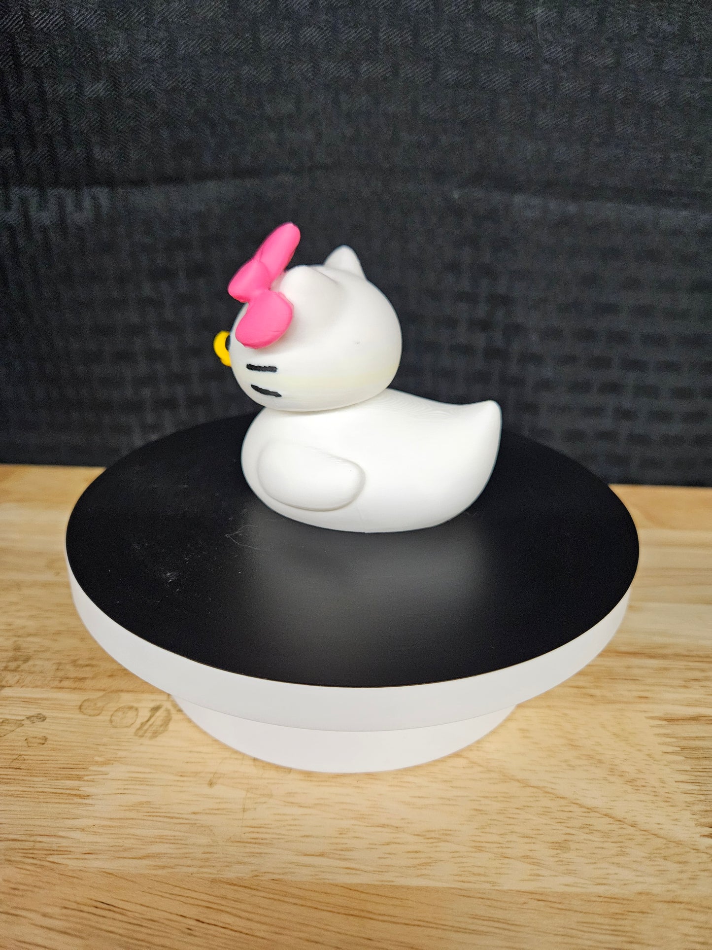 Hello Kitty Duck